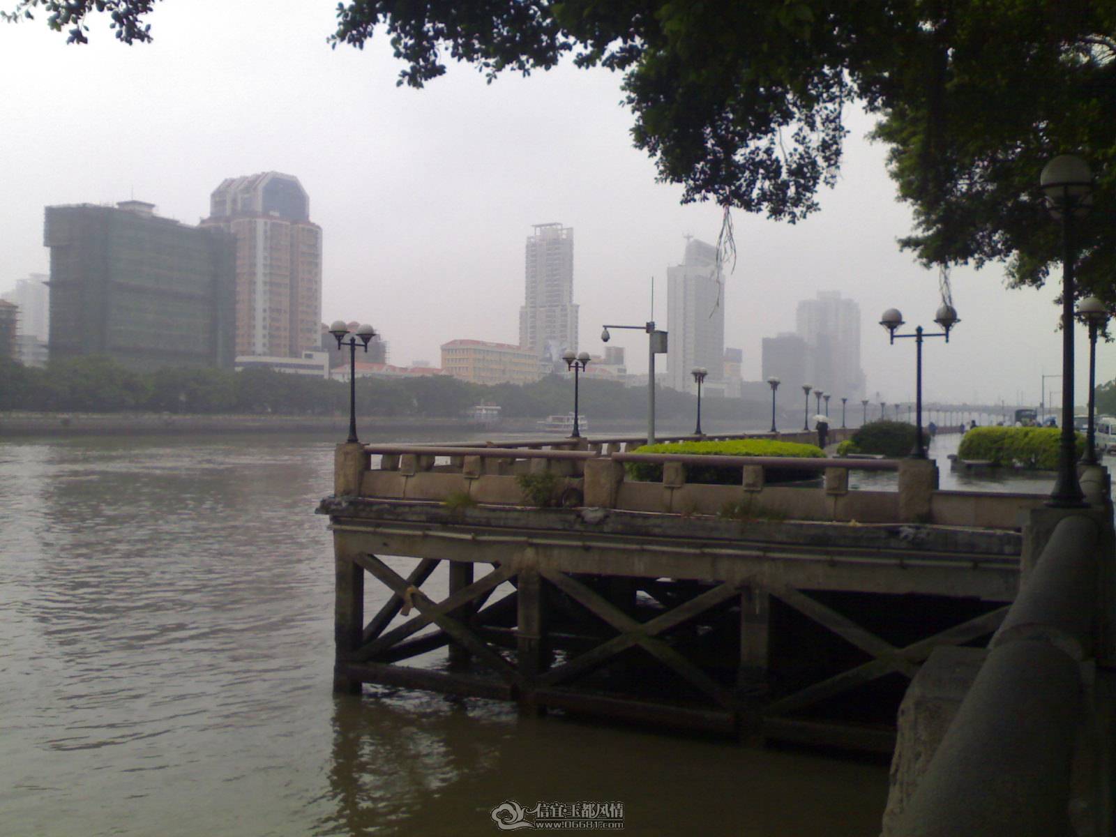 22012010130.jpg