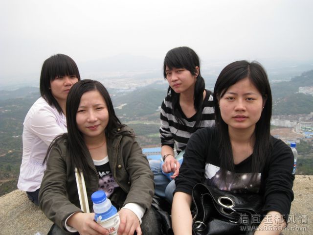 4ֻٯ�Ե���ʯͷ������