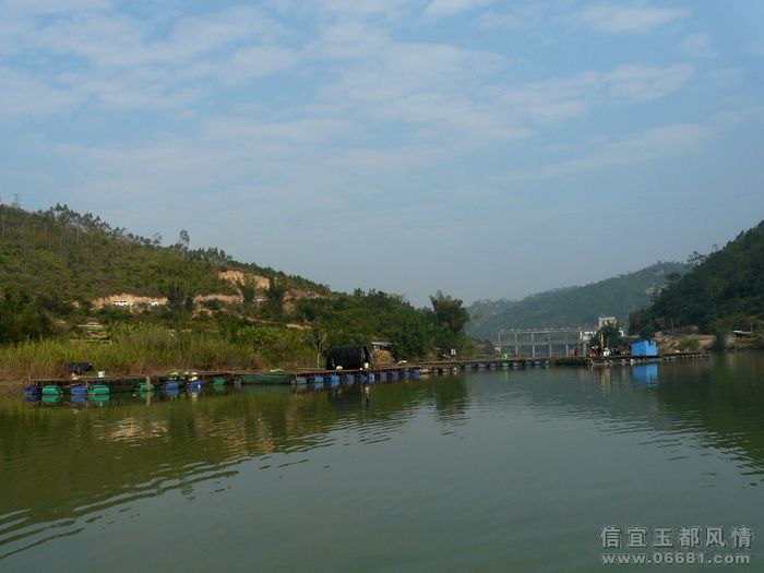 32���续�ķ羰��Զ��һ���������һ�г����Ļ�.jpg