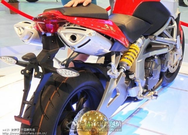����600