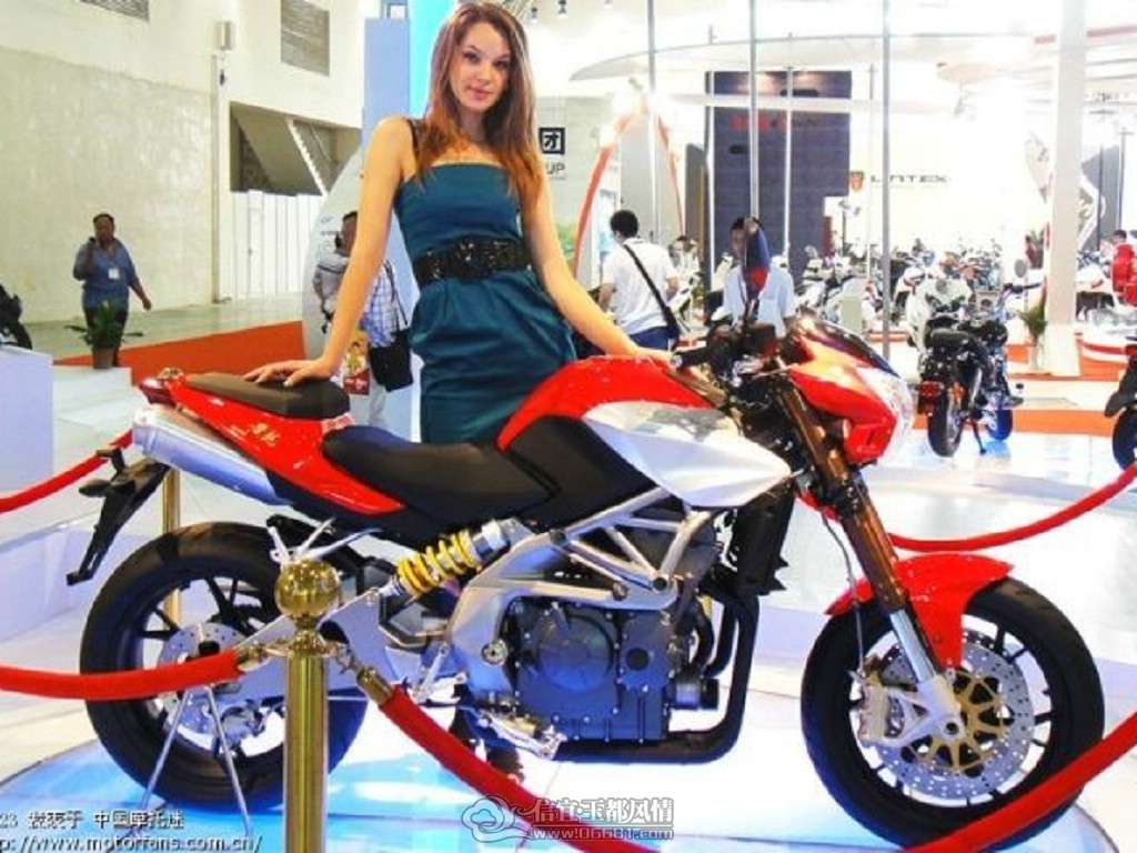 ����600