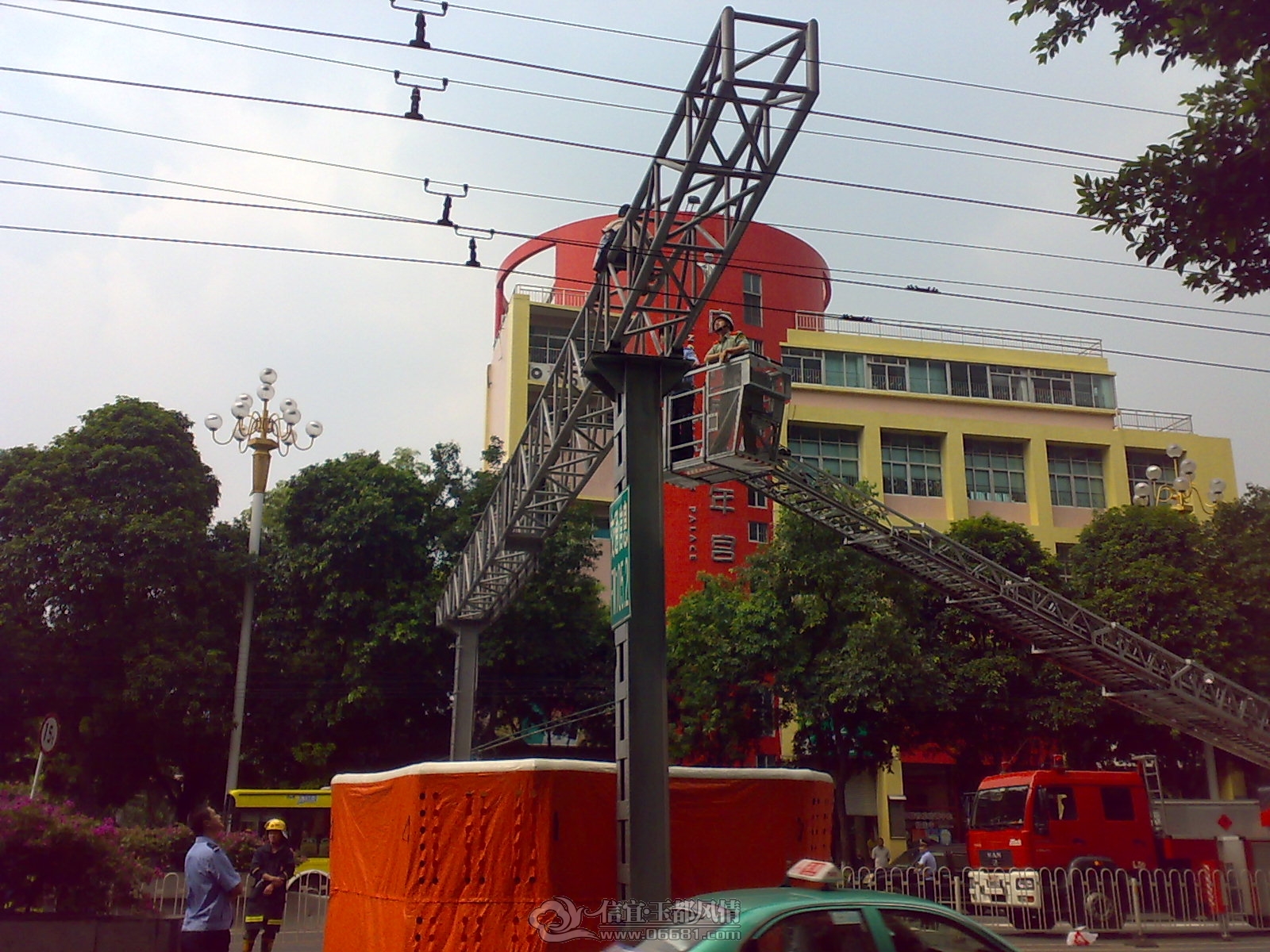 20120819856.jpg