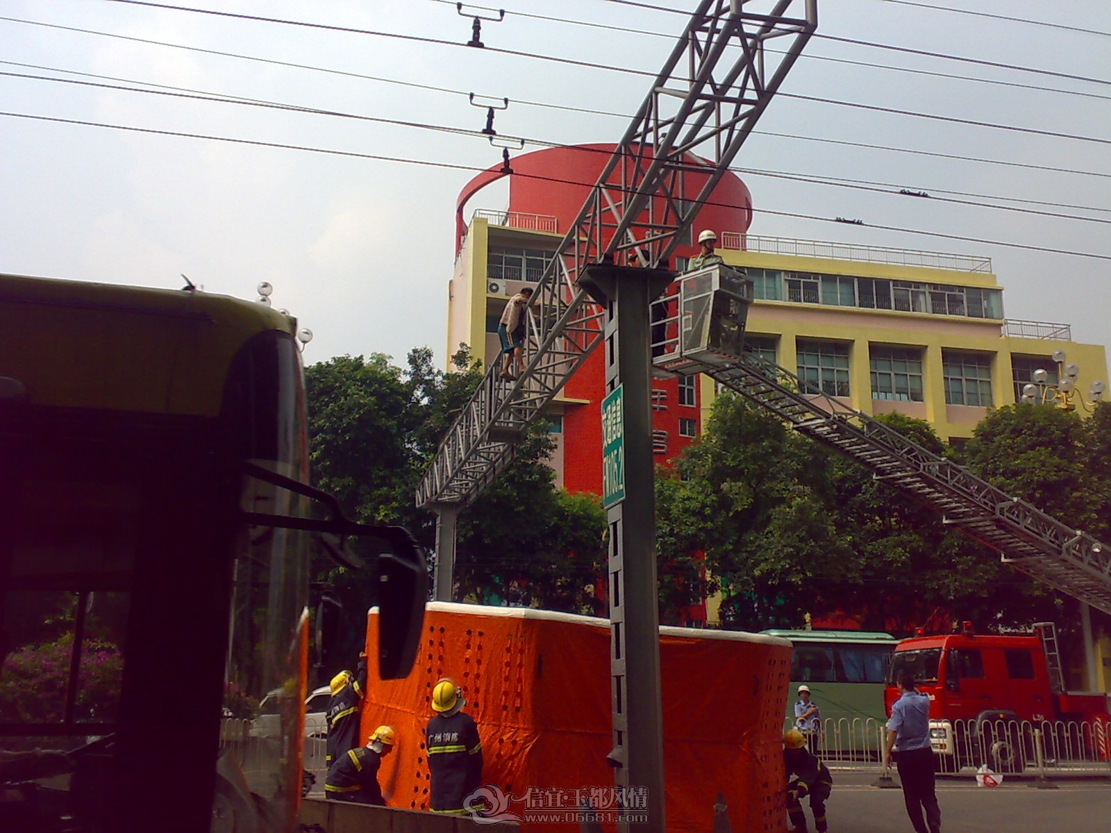 20120819857.jpg