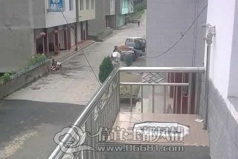 201110132155247871.jpg