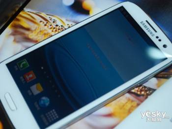 ����i9300