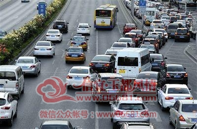 �̵����˺޵ļ�ʻ��Ϊ ·�ڼ��������ӵ��