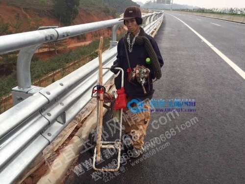 ����һ���ӵ��Ը��ٹ�·��ʩ ��Ѳ�߾���ץ������