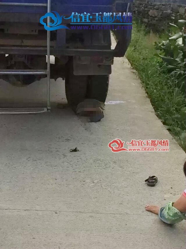 �Ҿ磡Ǯ�Ŵ���һ���������䳵��ѹһС����������