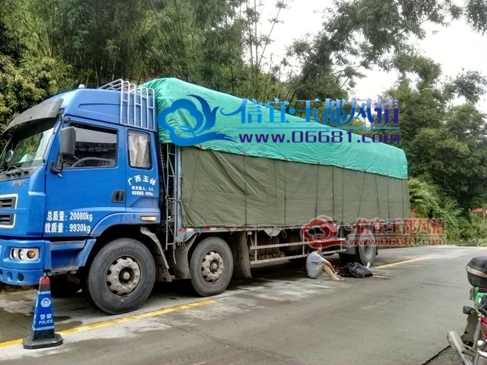 ���Ҿ硿��ʯ����һŮ�ӱ��������ѹͷ����������