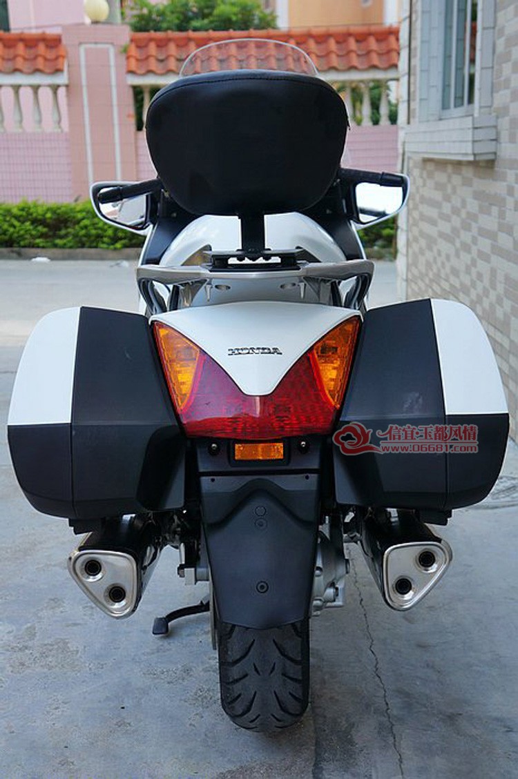 ����ST1300-5.jpg