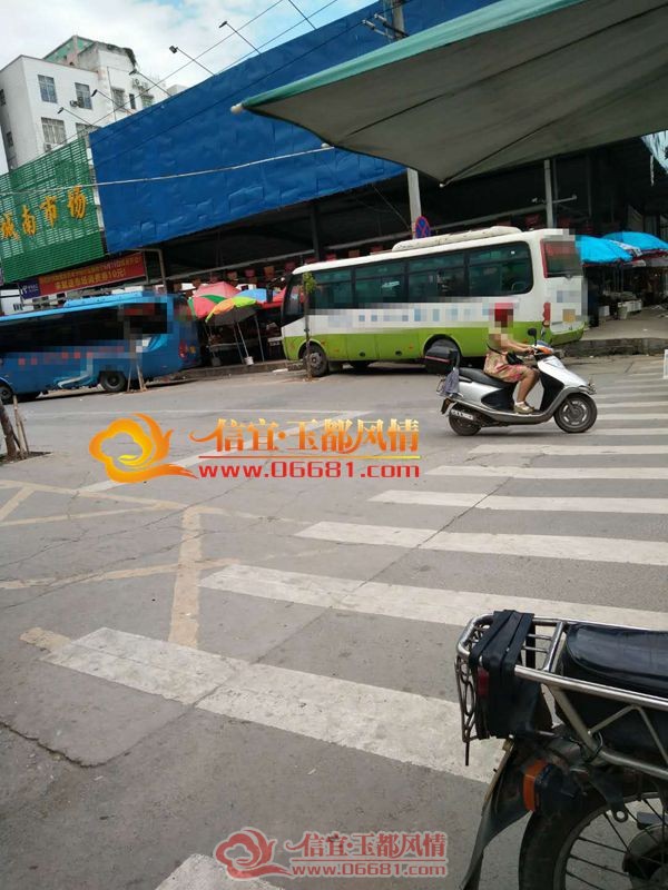 ���ѵ�٩�ƣ������г�·�ڶ�����а�վ�� ����ô������