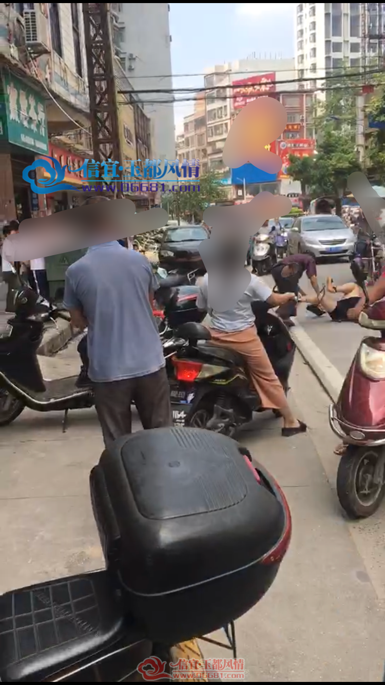 ����һ����Ů�ɸ���������������ſڴ�����