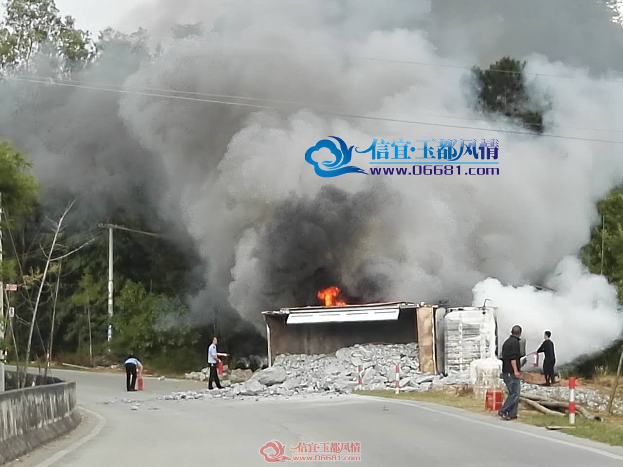 ���˰�ʯ��ѧ����������෭�����Ż�  �ٴ������г���ȫ