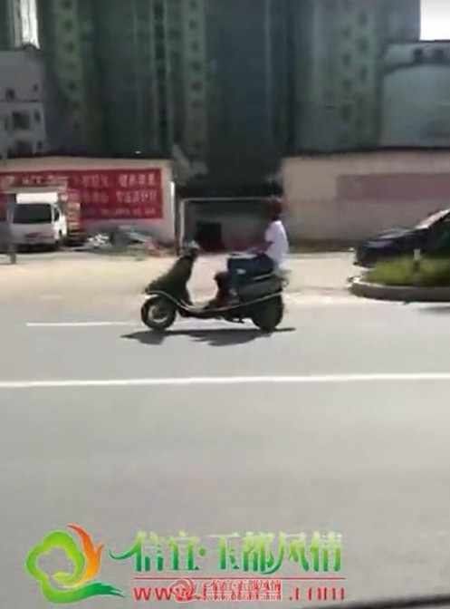 ��������Ϸ ������Ħ�г�˫���뿪����