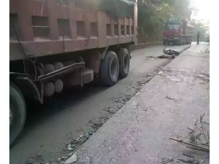 S283��··���ٷ��Ҿ� һ��Ů����ͷ��ѹ��