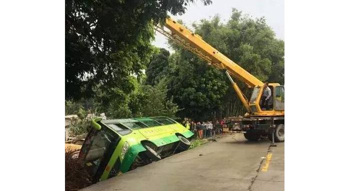 ������һ�������аͲ෭����ˮ��  ����Ա����