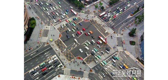 ������ʮ��·�ڰ�ȫ���ɣ�ֻ���ס��仰��