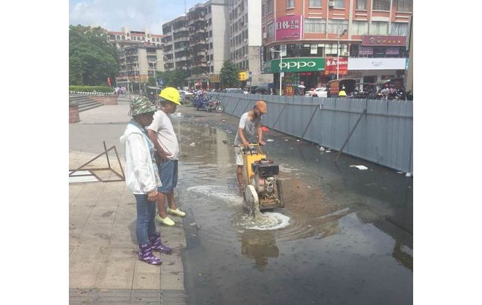 �ҾֶԽ�������ͷ������ˮ�ܵ������޸�����