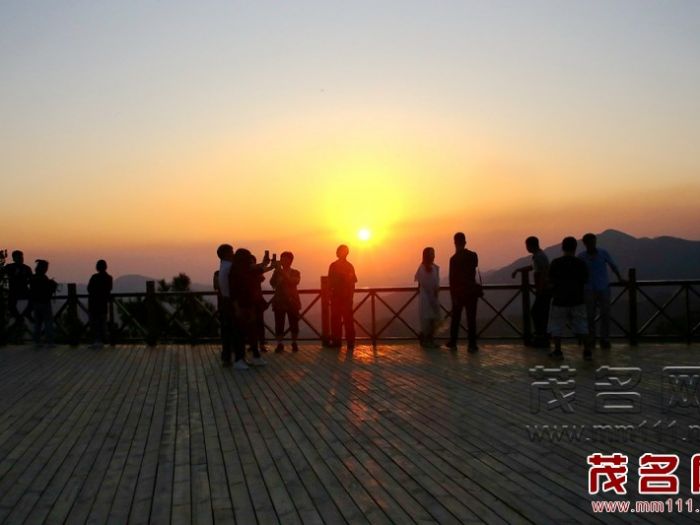 Ǯ��ɭ�ֹ�԰�羰��ʫ�续