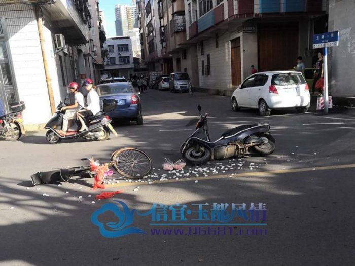 �������һ��·�ڷ���һ��Ħ�г��뵥������ײ�¹�