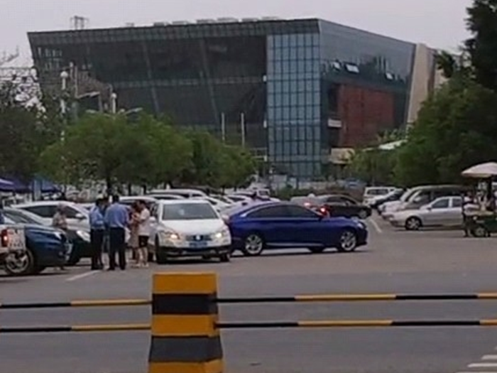 ��������С��Ϊ�����ᳵλ ֱ��ײ��