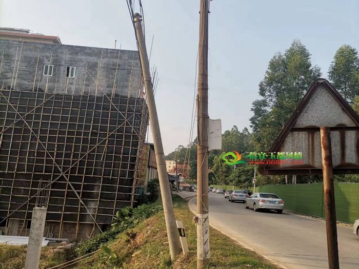 �������·��һ���߸���б  ���ڰ�ȫ����